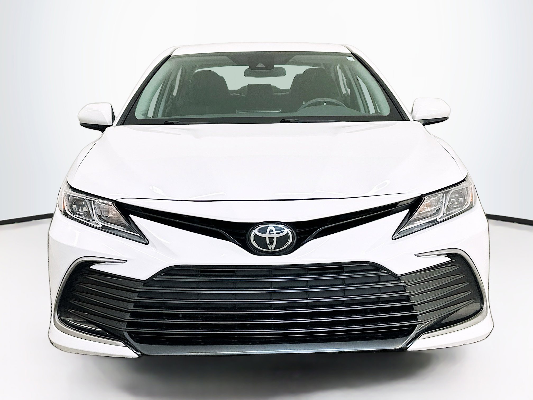 Used 2024 Toyota Camry LE FWD image 2