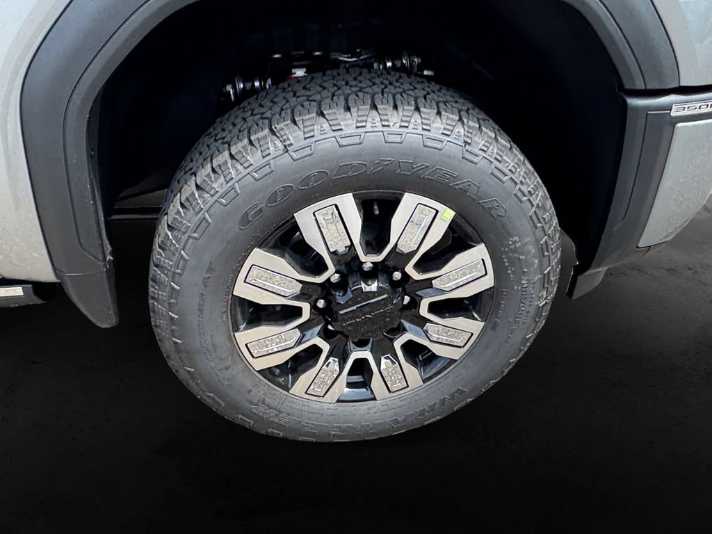 New 2026 GMC Sierra 3500 Denali w/ Denali Reserve Package AWD/4WD image 11
