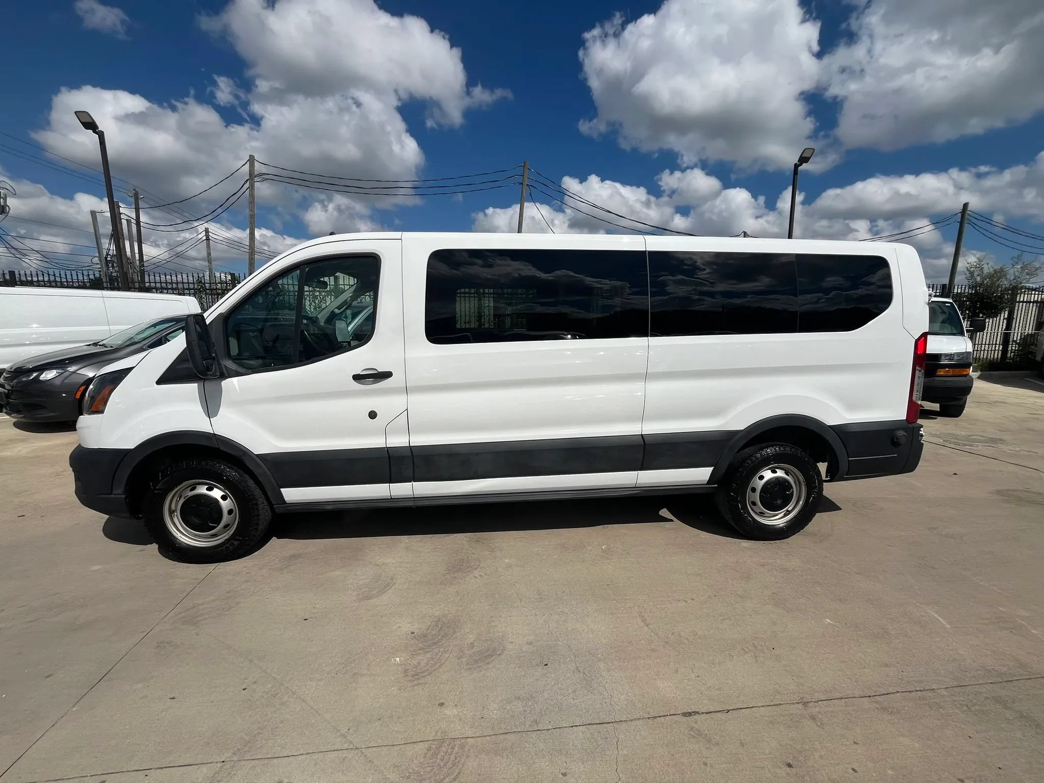 Used 2020 Ford Transit 350 XL RWD image 4