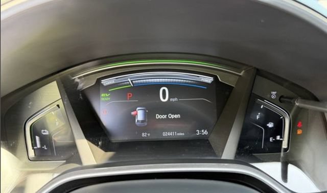 Used 2022 Honda CR-V Touring image 3