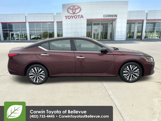 Used 2024 Nissan Altima 2.5 SV image 6