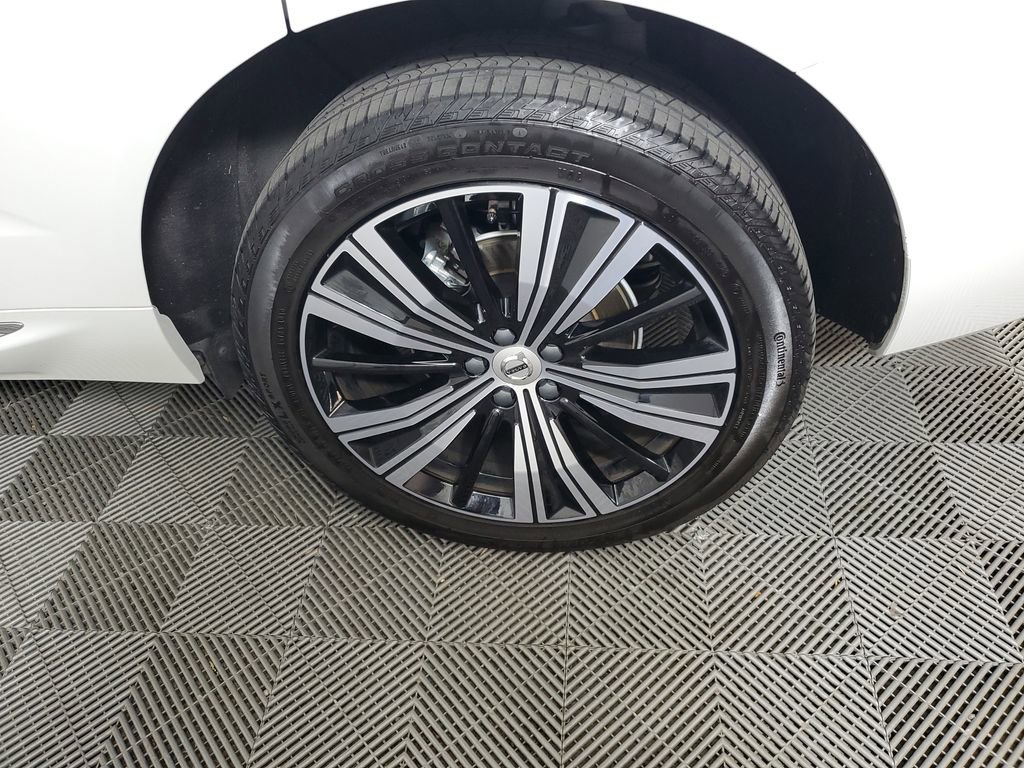Certified 2023 Volvo XC60 B5 Plus w/ Climate Package AWD/4WD image 13