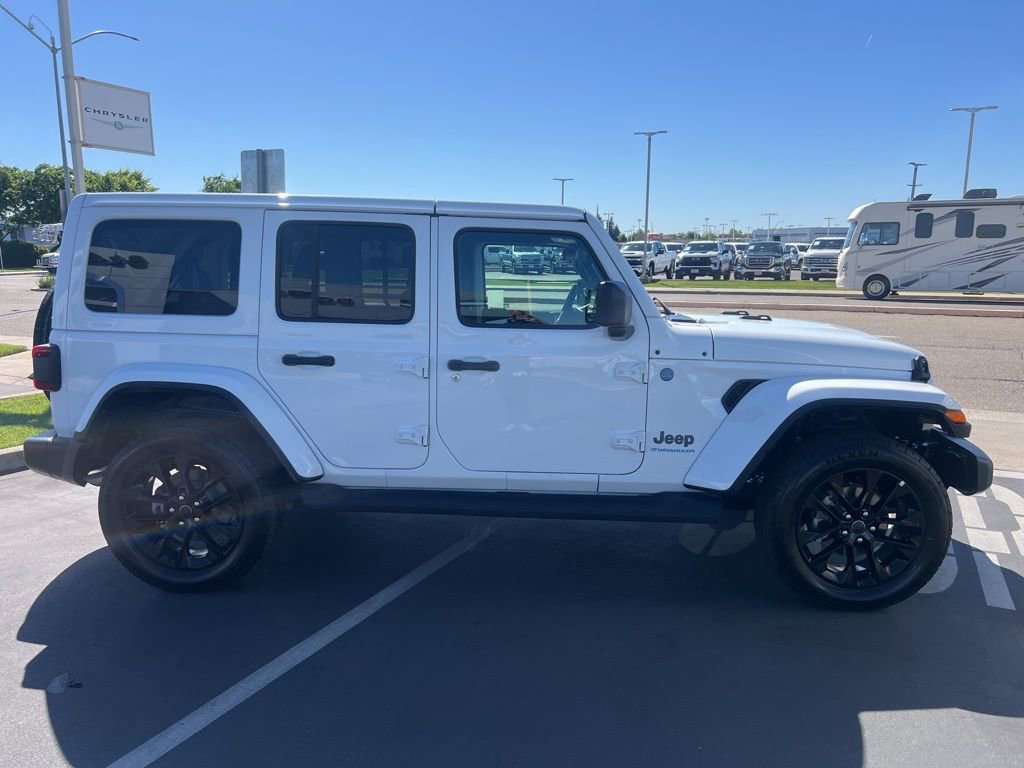 Used 2025 Jeep Wrangler Unlimited Sahara AWD/4WD image 10