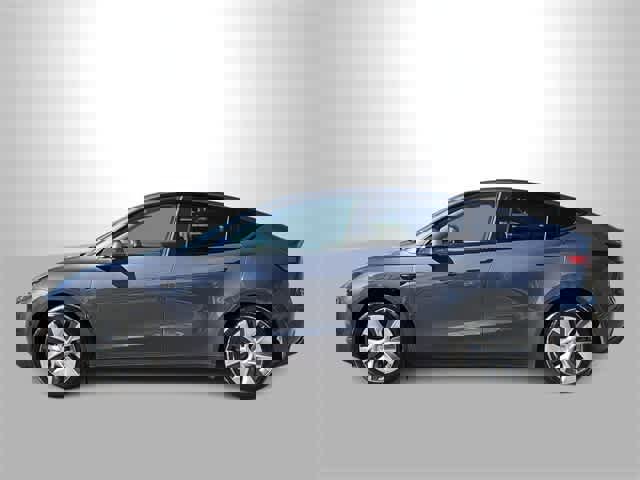 Used 2022 Tesla Model Y Long Range image 5