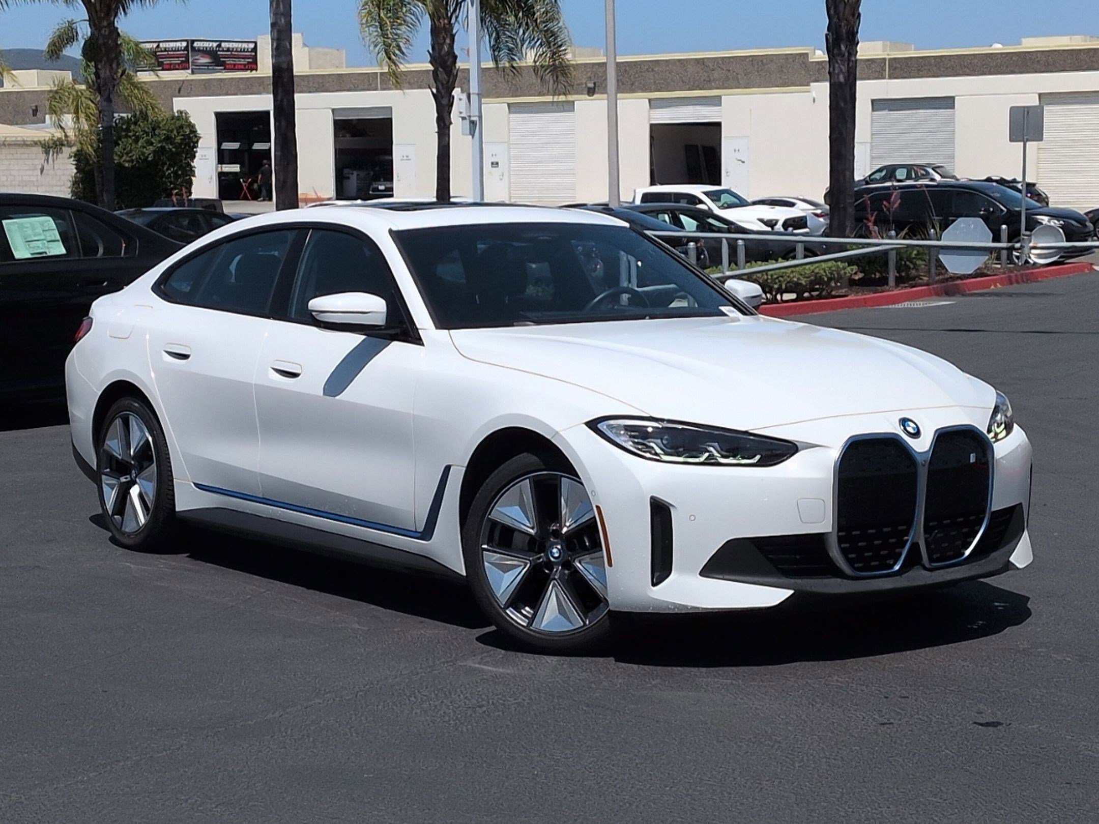 Used 2023 BMW i4 eDrive35 RWD image 2