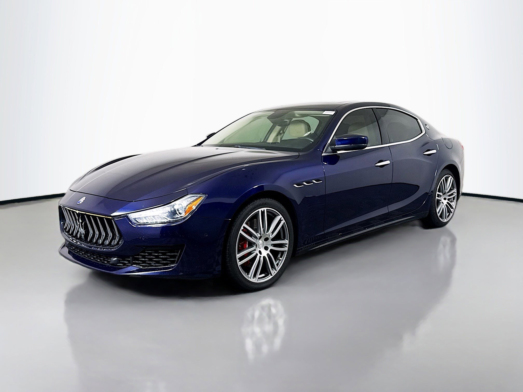 Used 2018 Maserati Ghibli S image 4