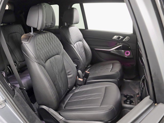 Used 2023 BMW X7 M60i w/ Executive Package image 34