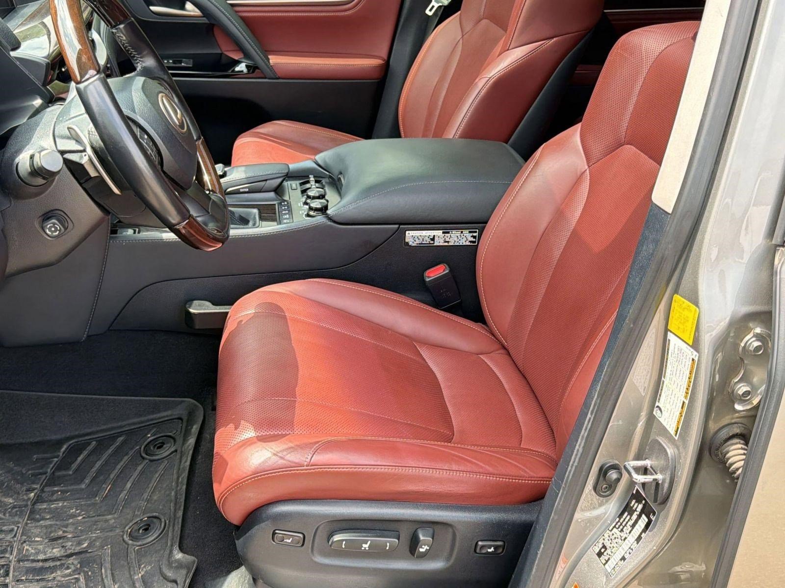 Used 2019 Lexus LX 570 4WD image 5