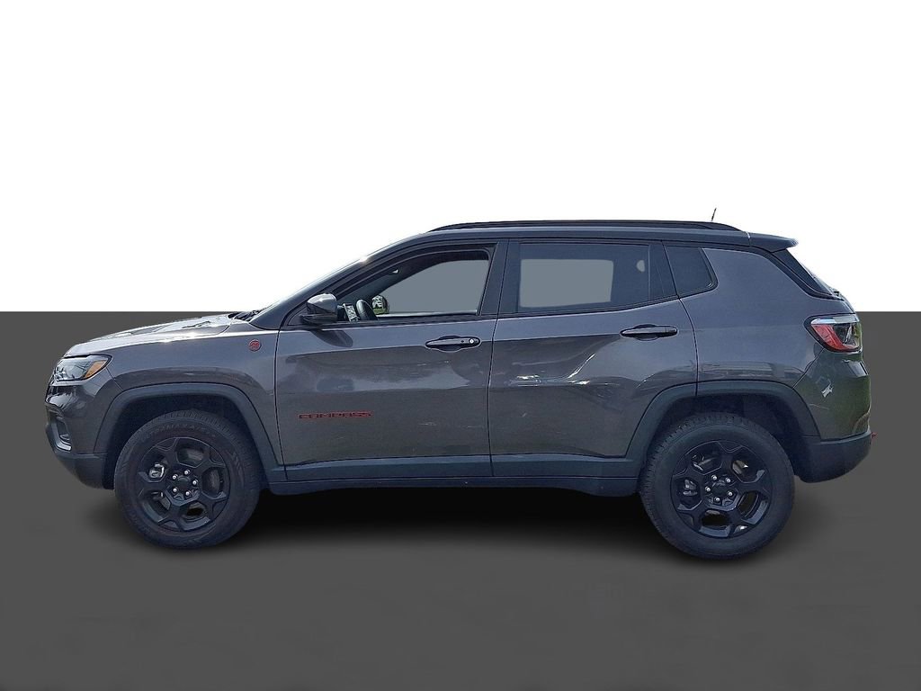 Used 2024 Jeep Compass Trailhawk AWD/4WD image 4