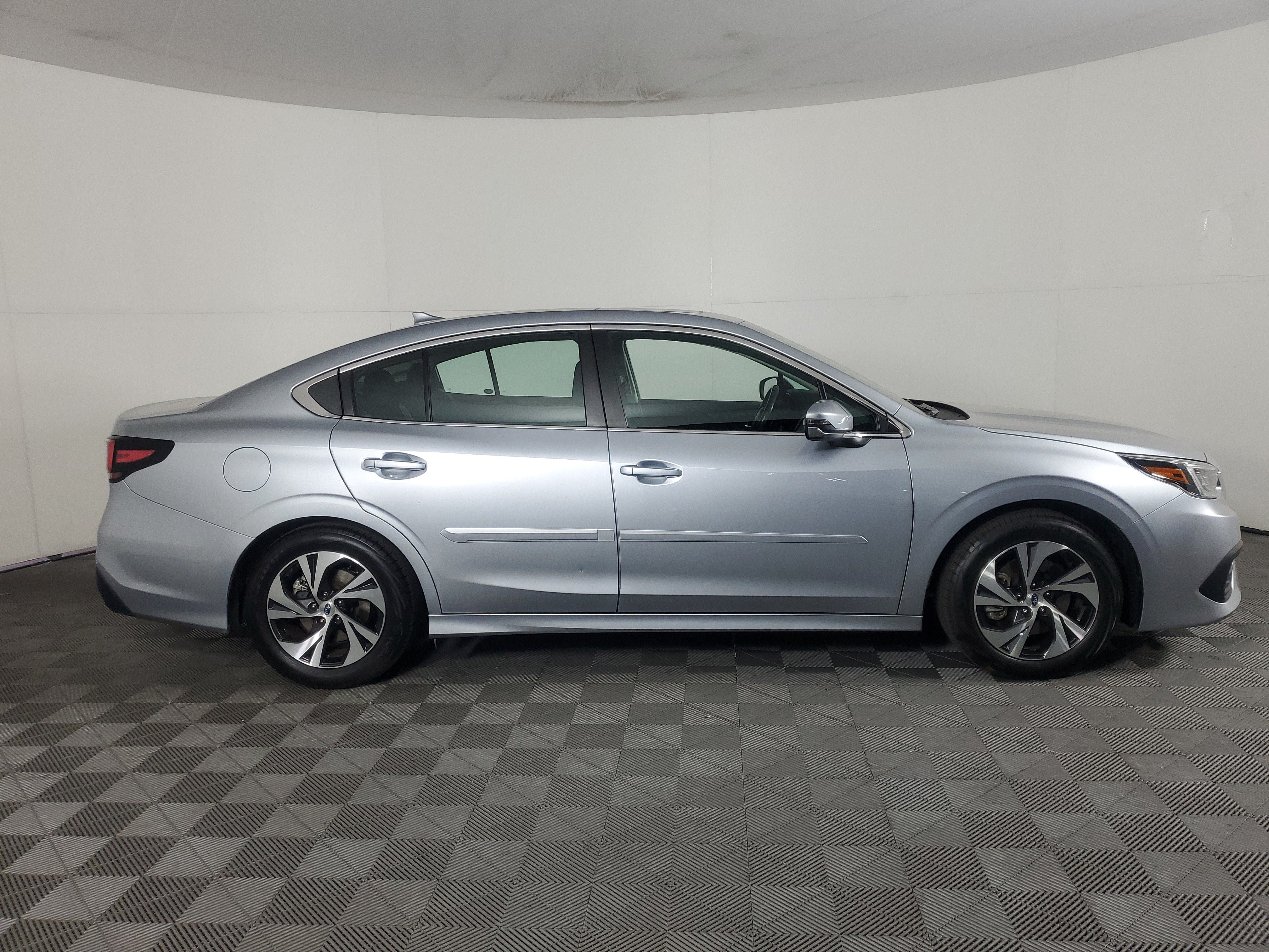 Used 2022 Subaru Legacy Premium AWD/4WD image 3