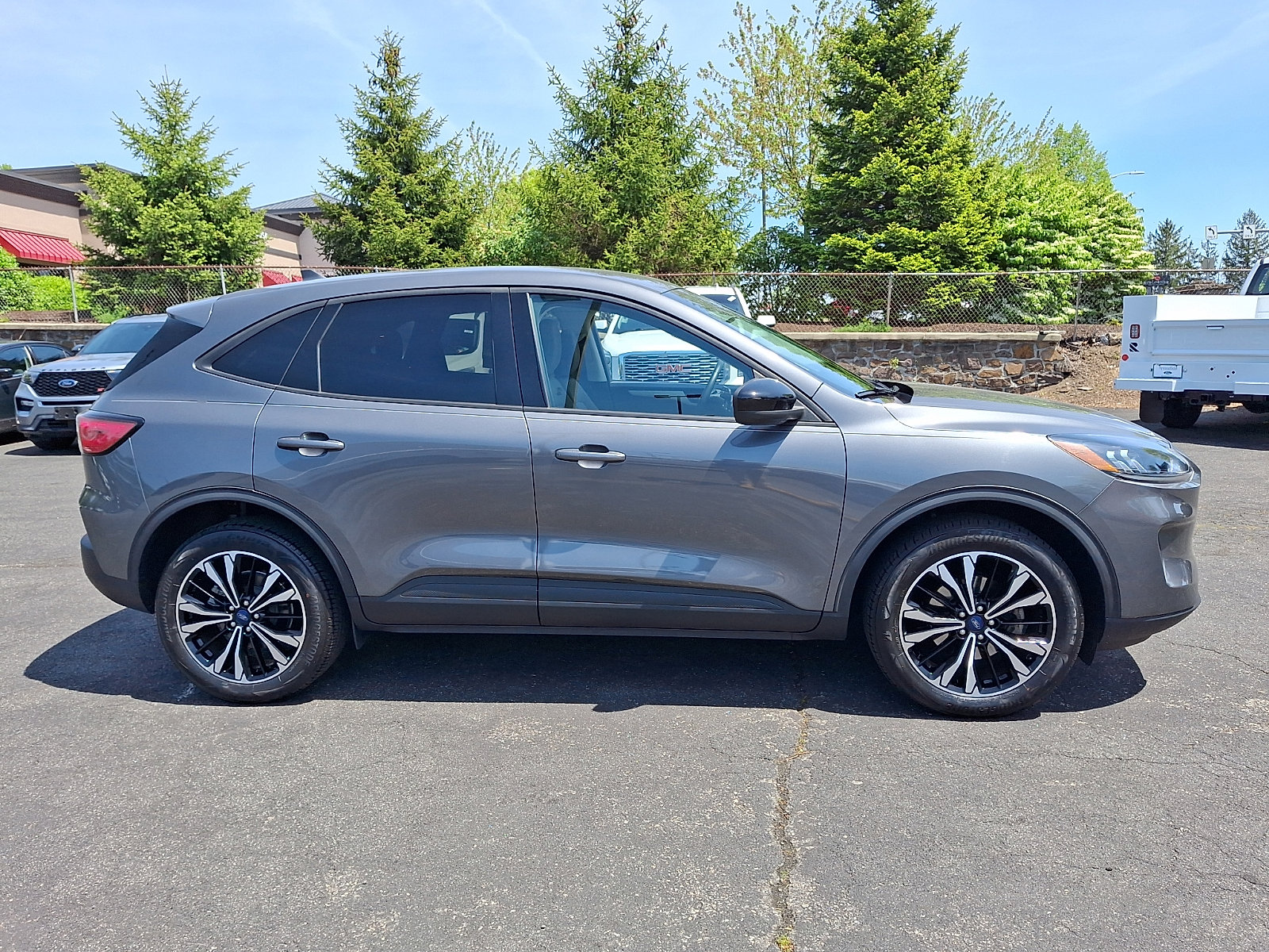 Certified 2022 Ford Escape SE w/ SE Sport Appearance Package image 8