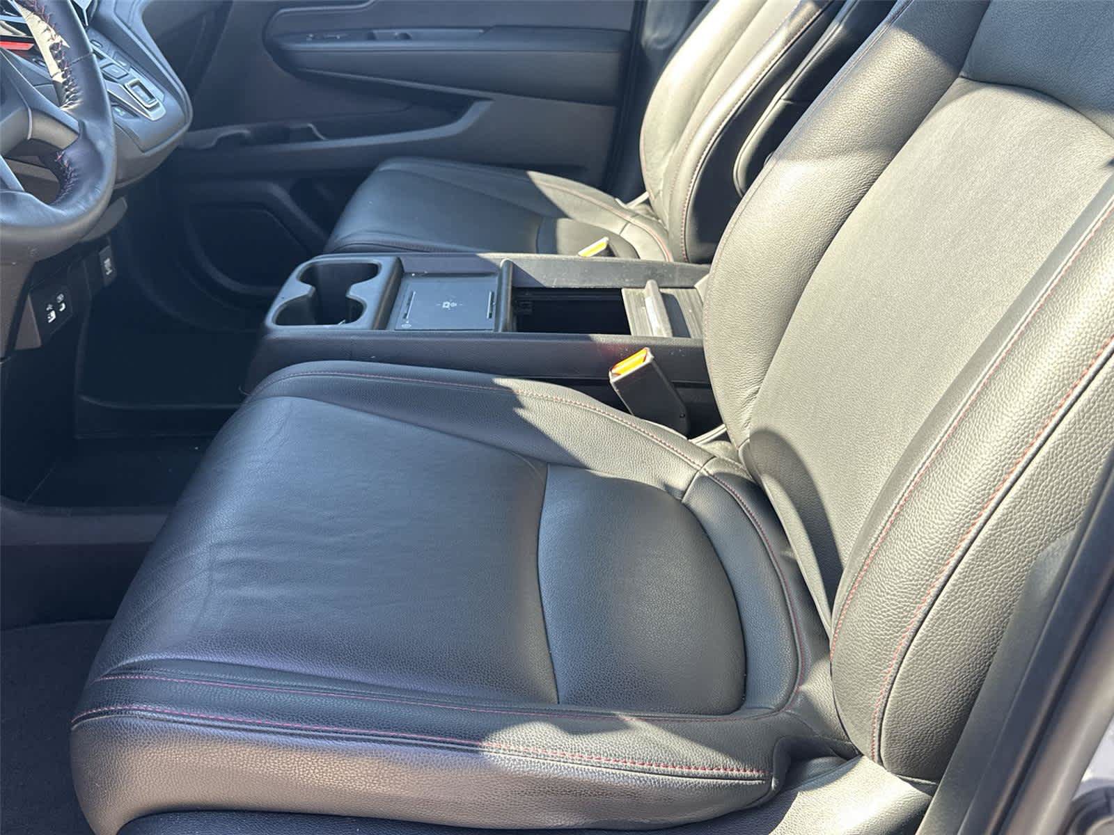 Used 2025 Honda Odyssey Sport-L image 12