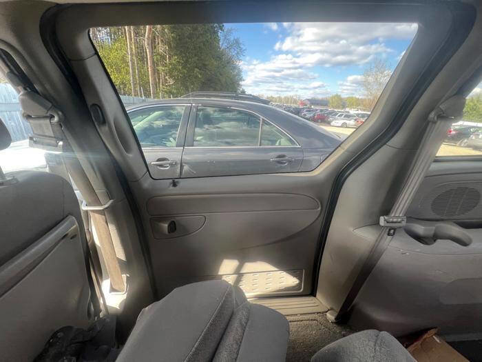 Used 2003 Dodge Caravan Sport FWD image 43
