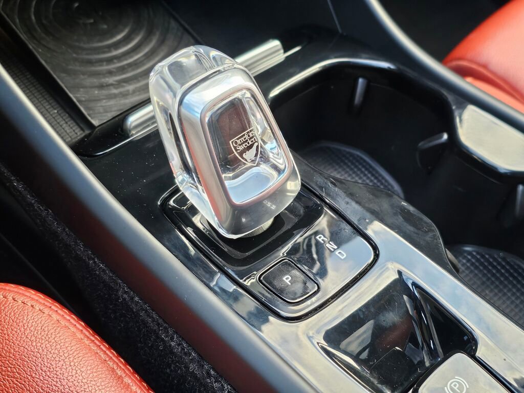 Used 2019 Volvo XC40 T4 Inscription image 37