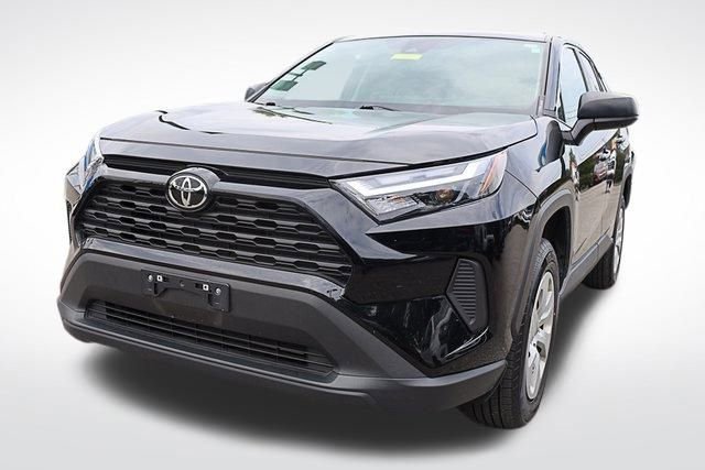 Used 2024 Toyota RAV4 LE image 7