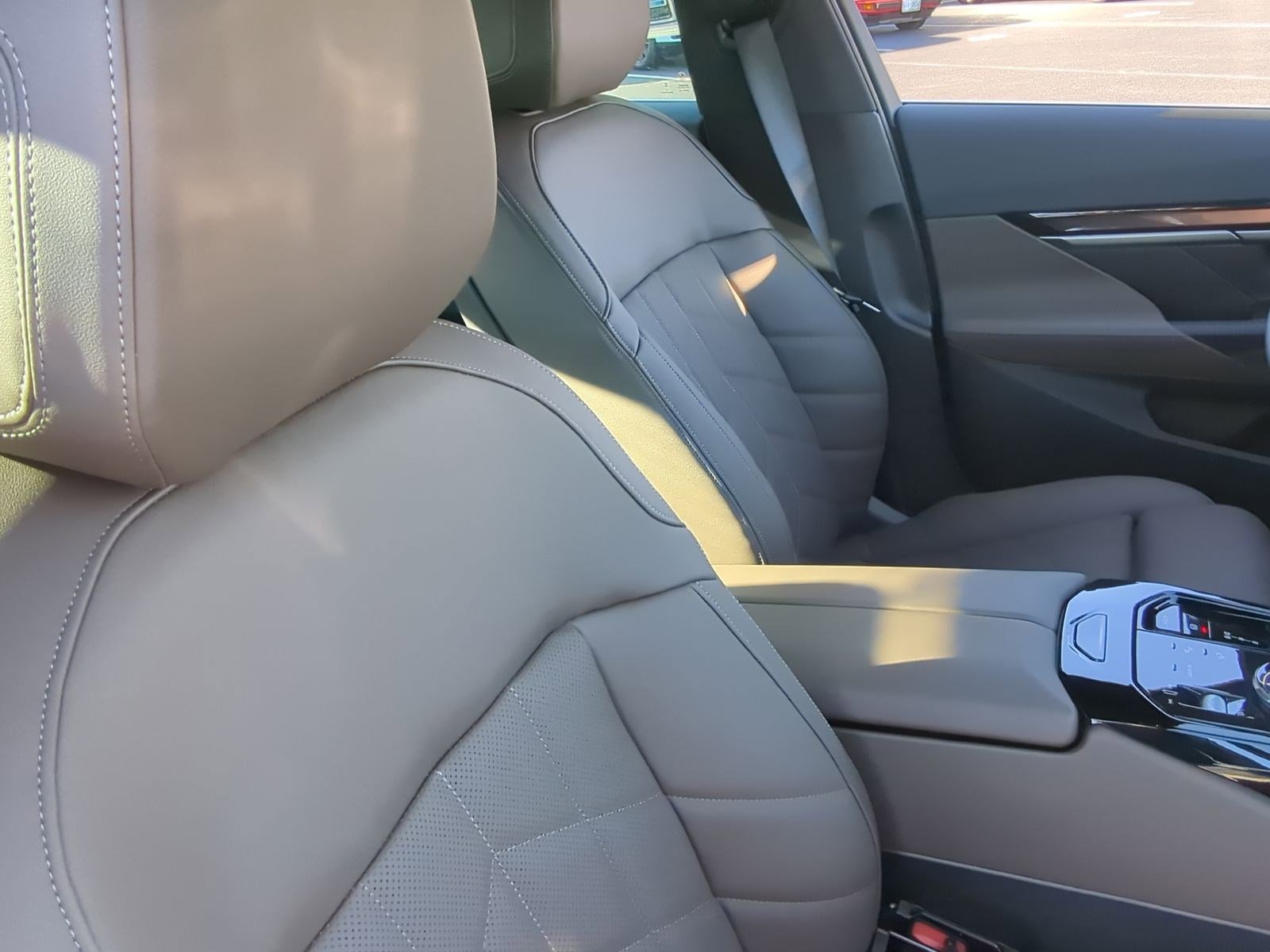 Certified 2025 BMW i5 eDrive40i w/ Premium Package image 30