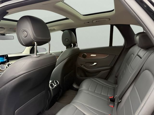 Used 2021 Mercedes-Benz GLC 300 4MATIC image 13