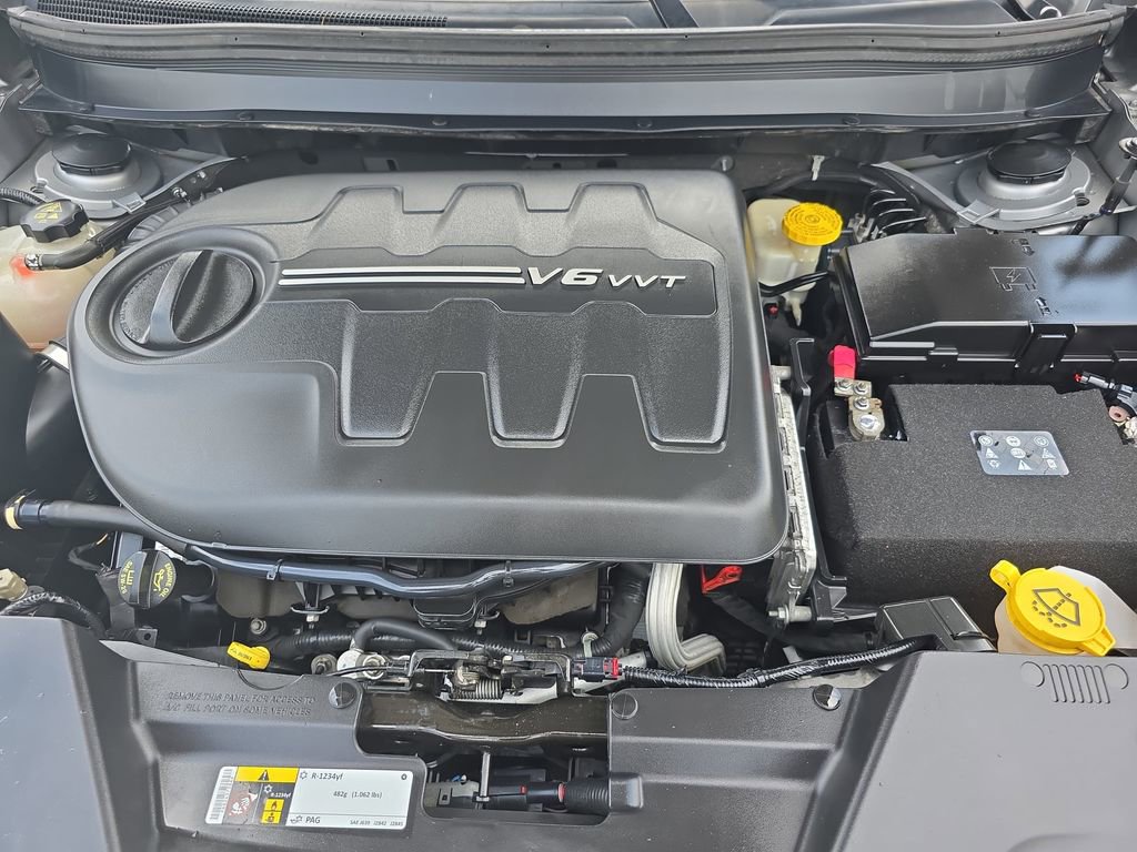 Used 2015 Jeep Cherokee Latitude FWD image 26
