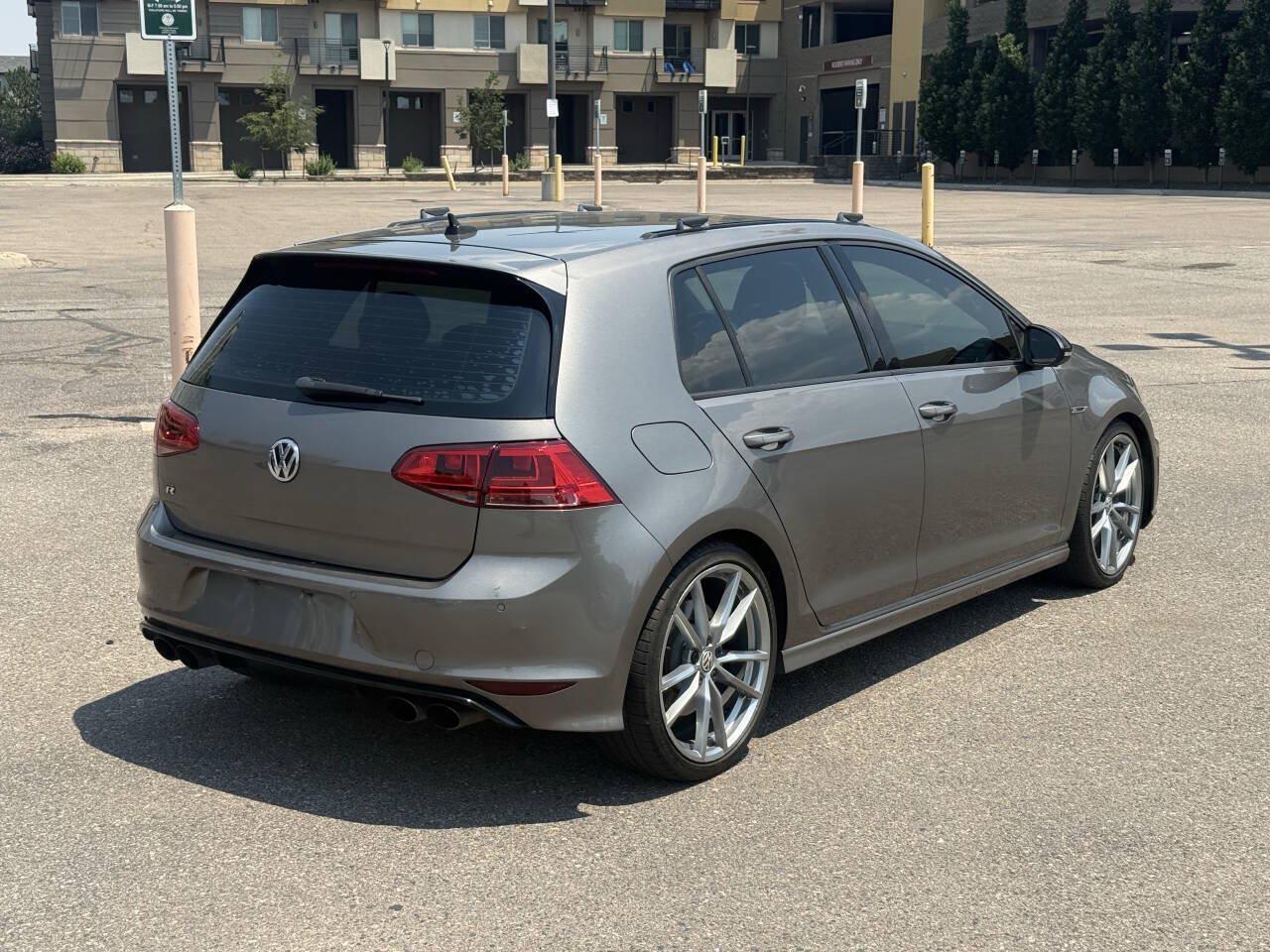 Used 2017 Volkswagen Golf R 4-Door AWD/4WD image 7