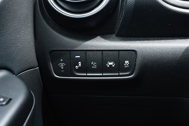 Used 2018 Hyundai Kona Ultimate FWD image 15