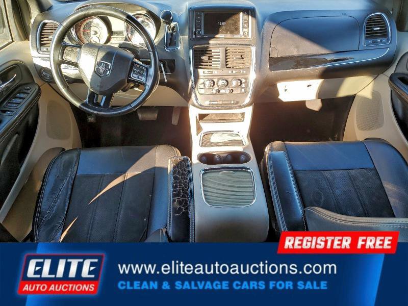 Used 2019 Dodge Grand Caravan SXT image 16