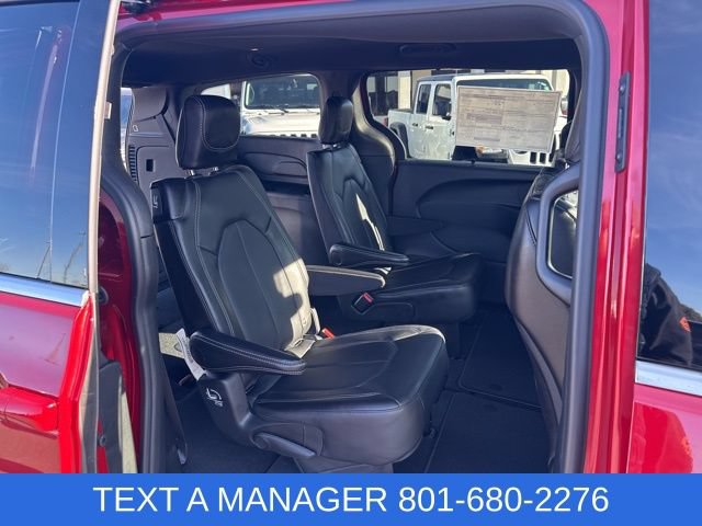 New 2026 Chrysler Pacifica Select AWD/4WD image 12