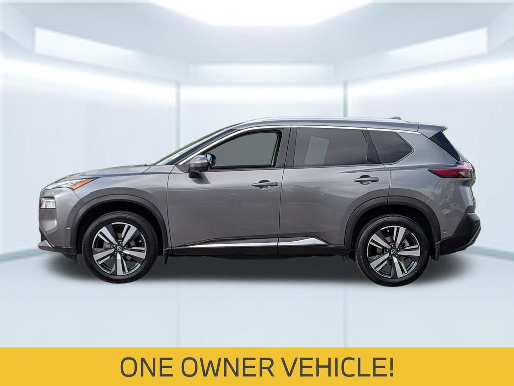 Used 2023 Nissan Rogue SL w/ SL Premium Package image 2