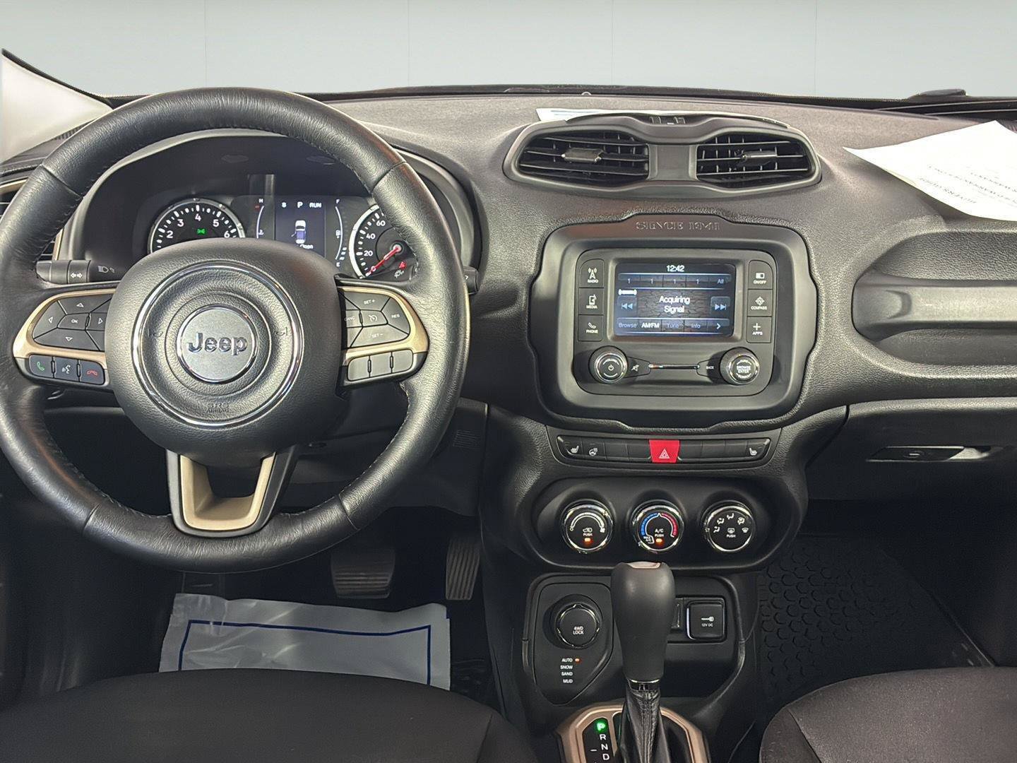 Used 2017 Jeep Renegade Latitude w/ Cold Weather Group AWD/4WD image 18