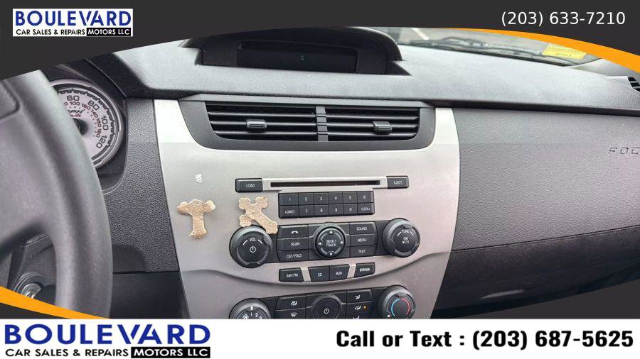 Used 2010 Ford Focus SE image 14