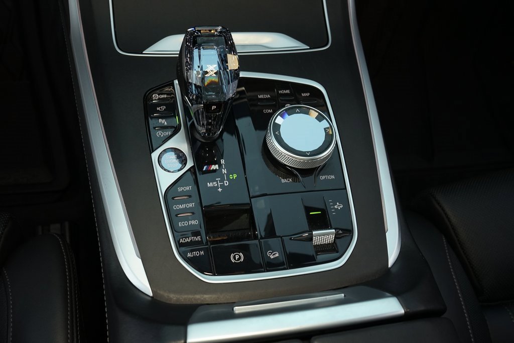 Used 2021 BMW X7 M50i image 19