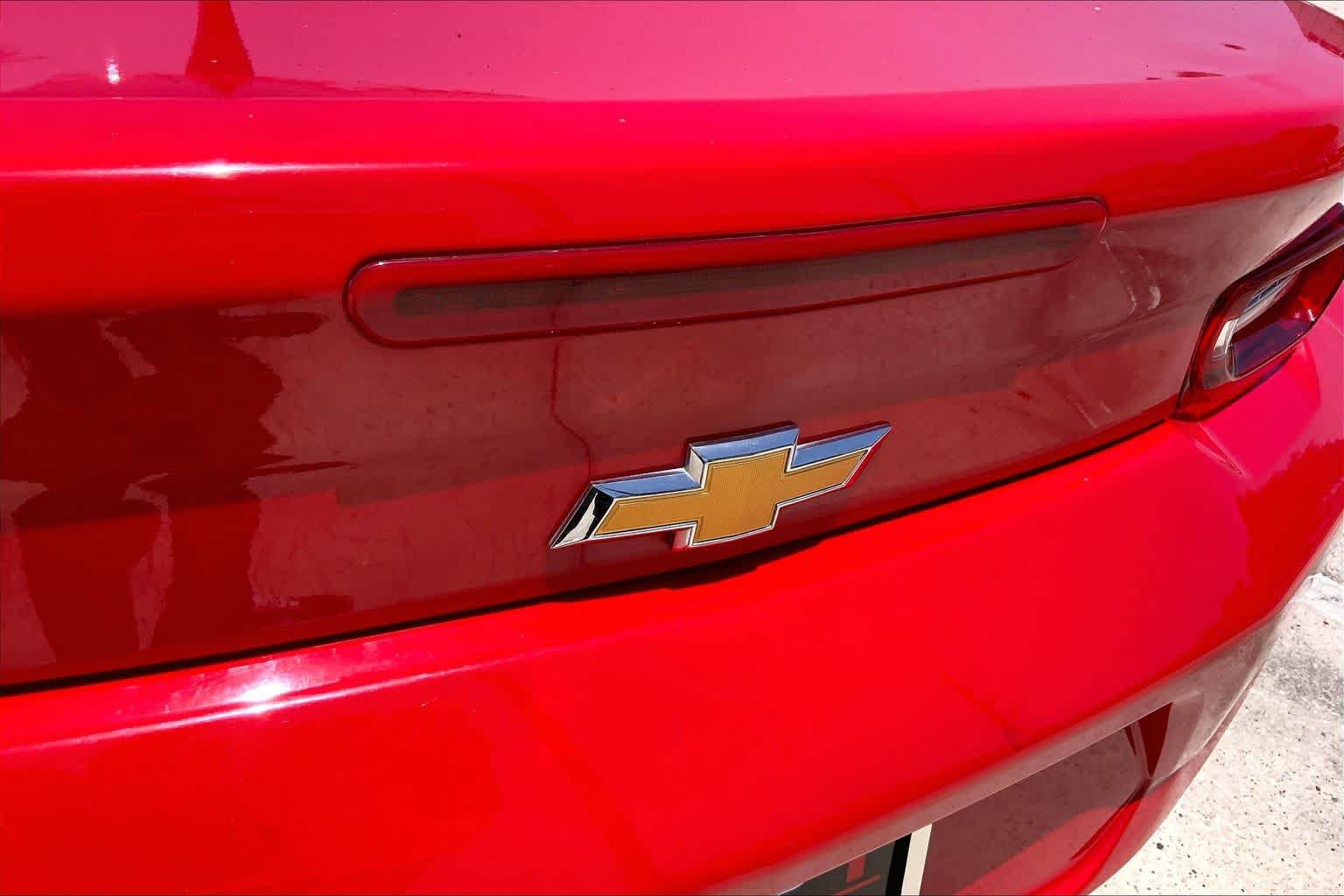 Used 2020 Chevrolet Camaro LT RWD image 27
