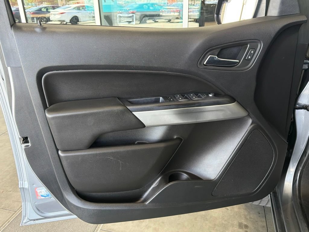 Used 2019 Chevrolet Colorado LT w/ Colorado RST Special Edition RWD image 17