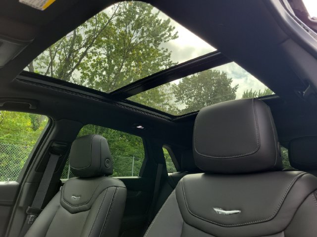 New 2026 Cadillac XT5 Sportv w/ LPO, Floor Liner Package AWD/4WD image 26