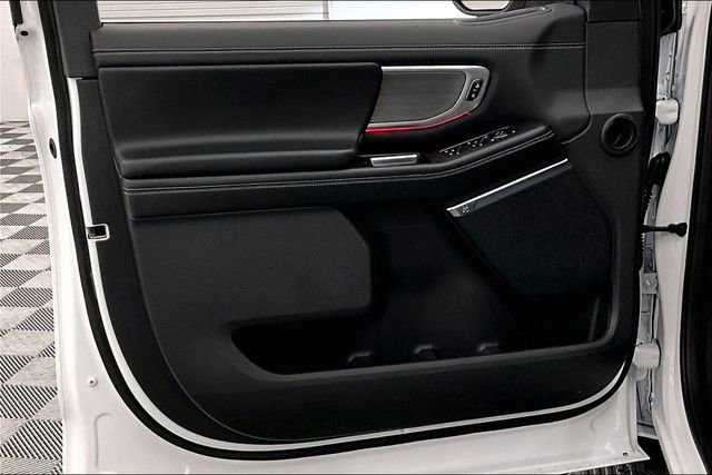 Used 2025 Ford Expedition Max Platinum image 21