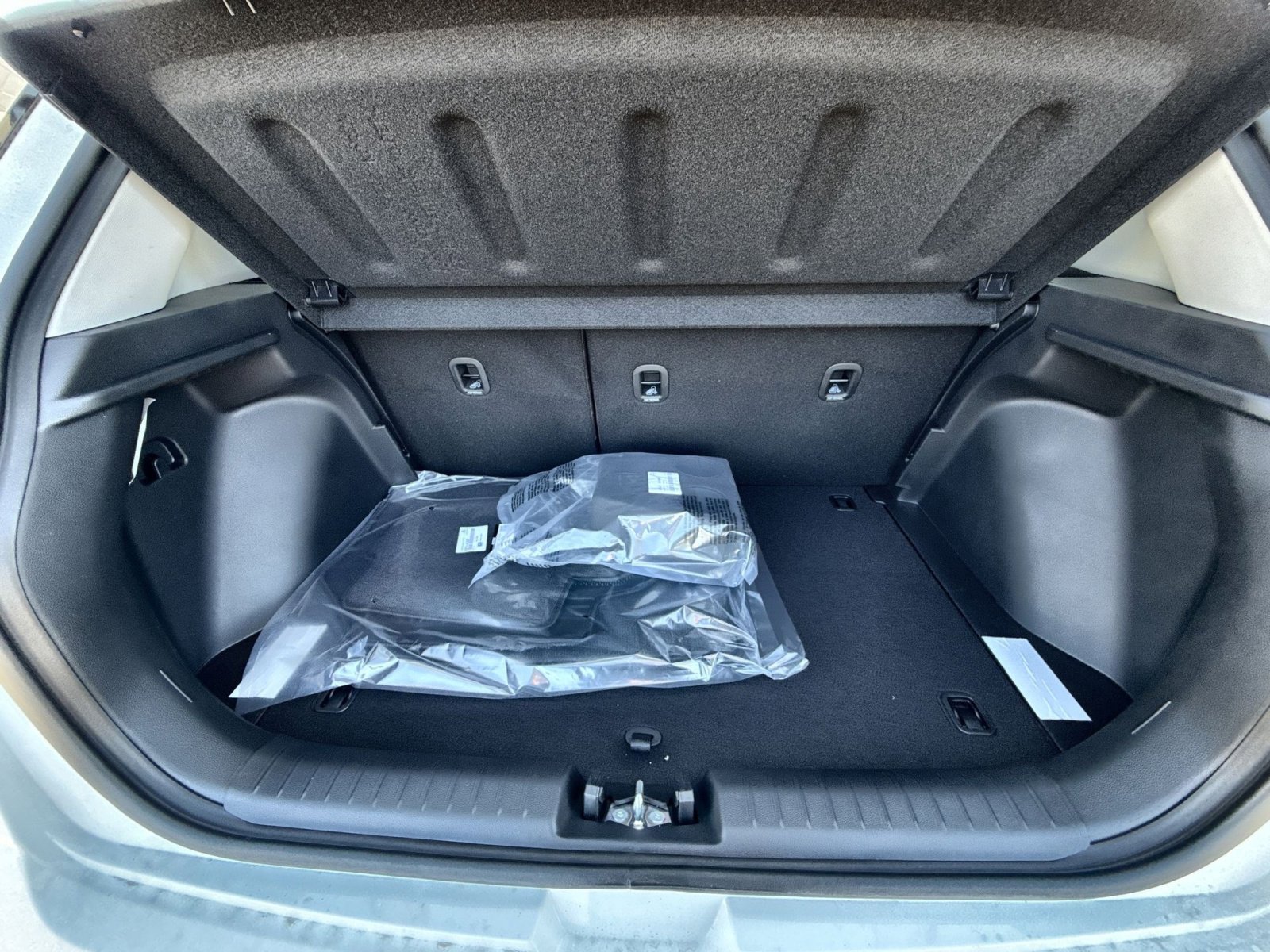 New 2026 Hyundai Venue SE image 24