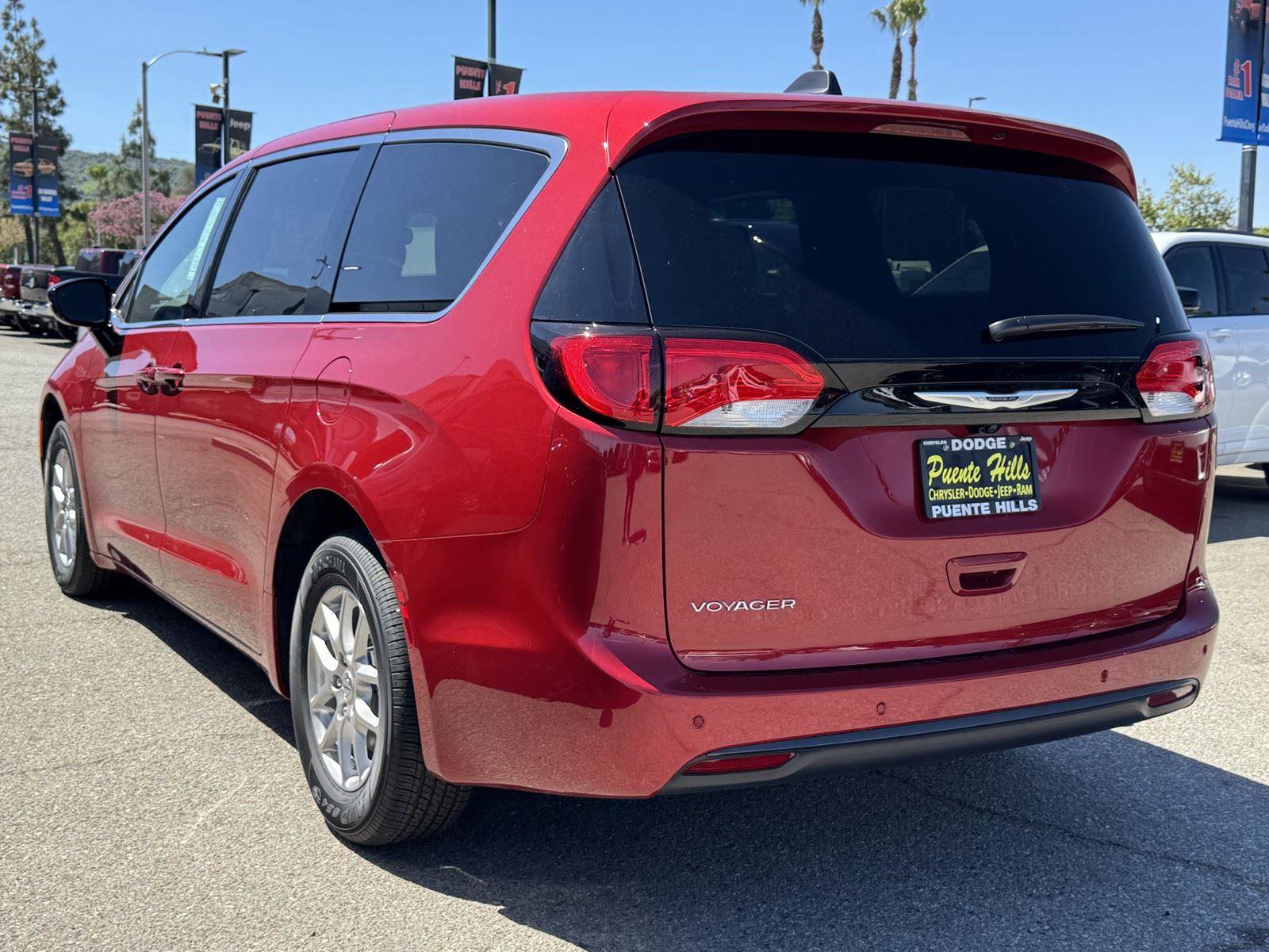 New 2025 Chrysler Voyager LX FWD image 4