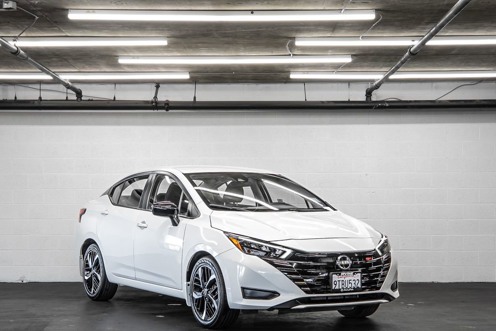 Used 2025 Nissan Versa SR w/ Trunk Package image 7