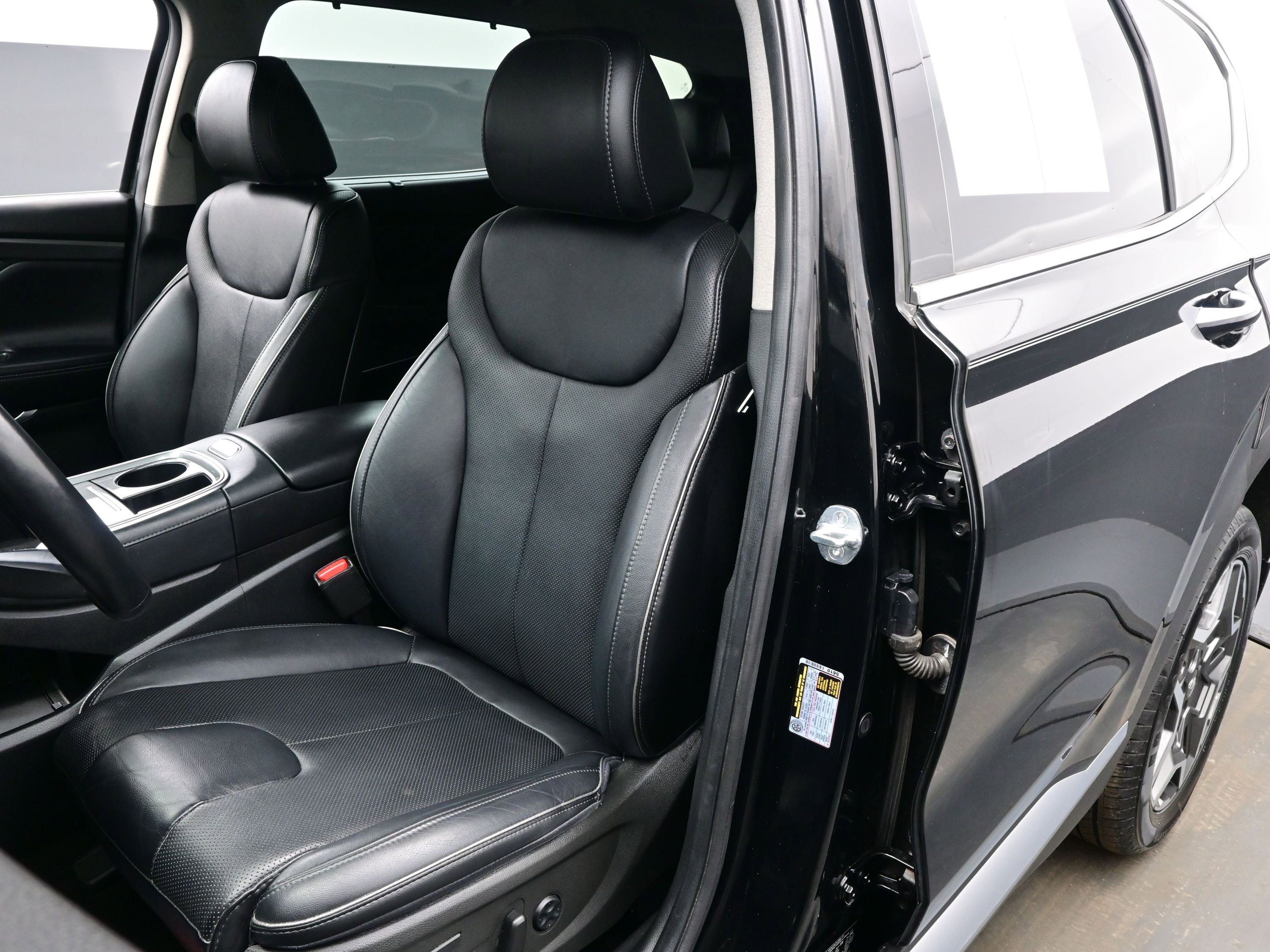 Certified 2023 Hyundai Santa Fe Limited image 12