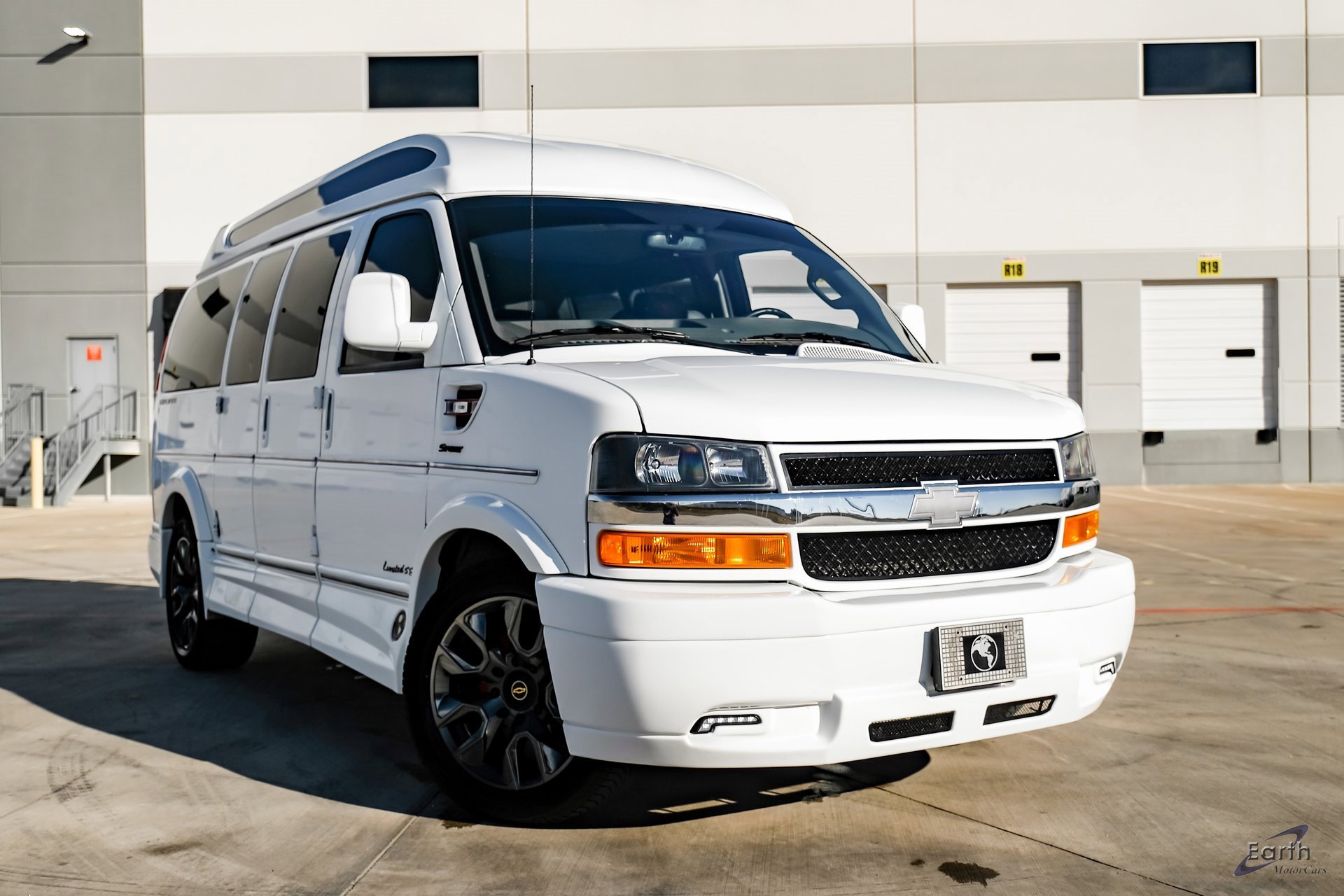 Used 2023 Chevrolet Express 2500 image 20
