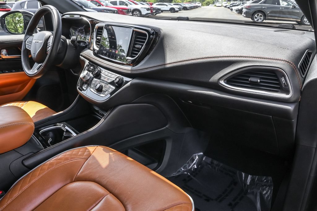 Used 2022 Chrysler Pacifica Pinnacle AWD/4WD image 35