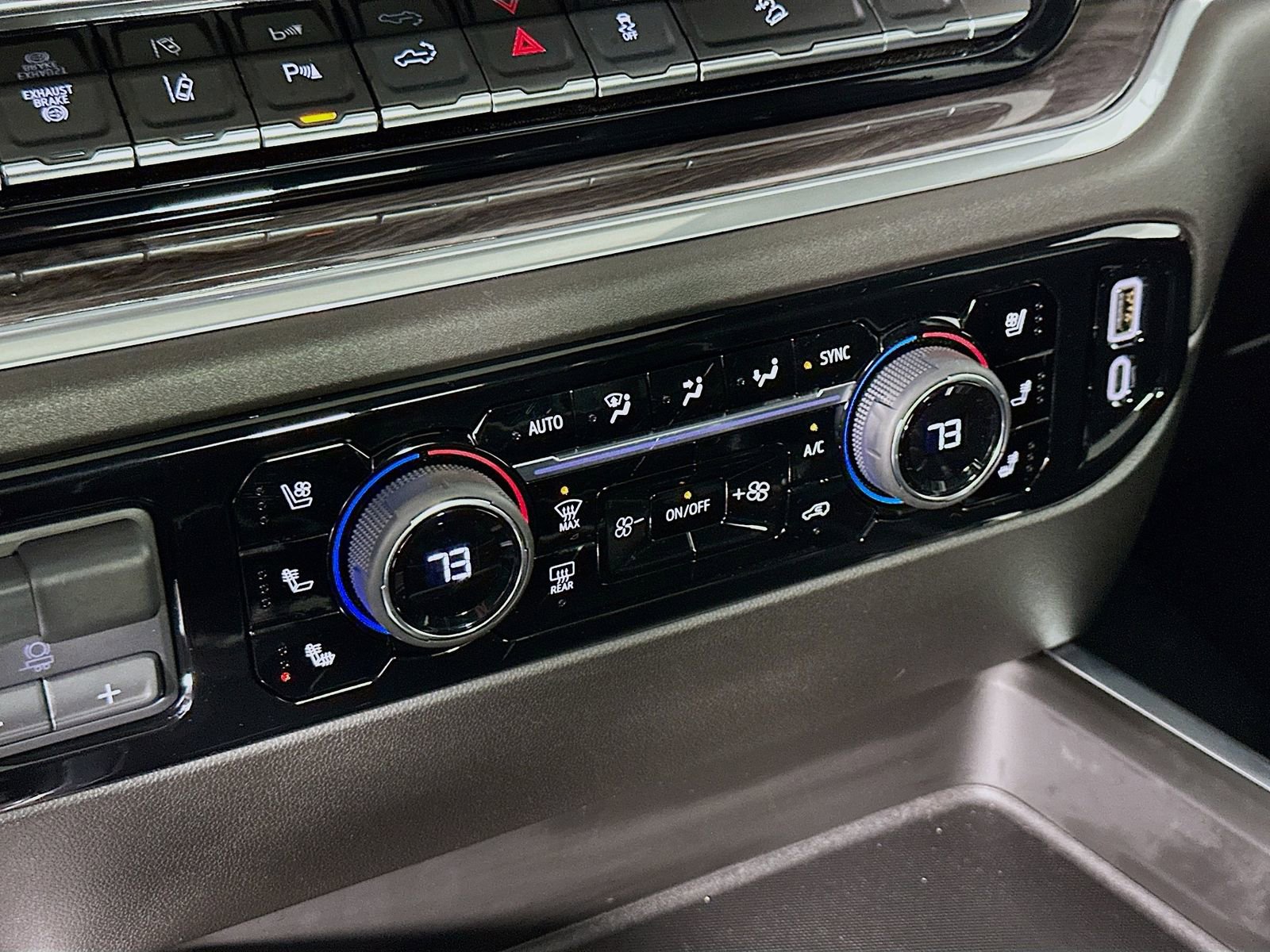 New 2025 Chevrolet Silverado 3500 LTZ w/ LTZ Premium Package image 17