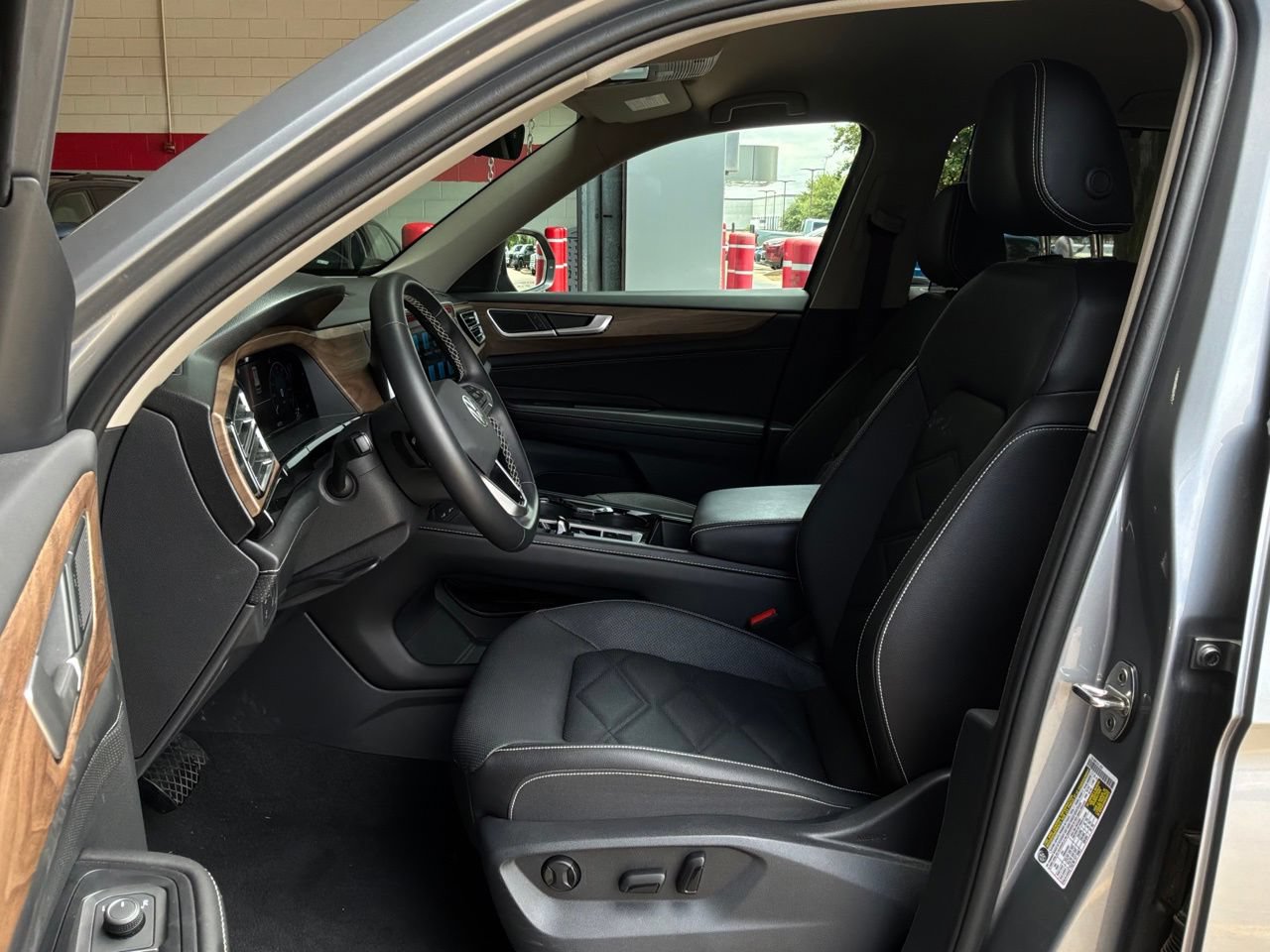 Used 2026 Volkswagen Atlas SE AWD/4WD image 10