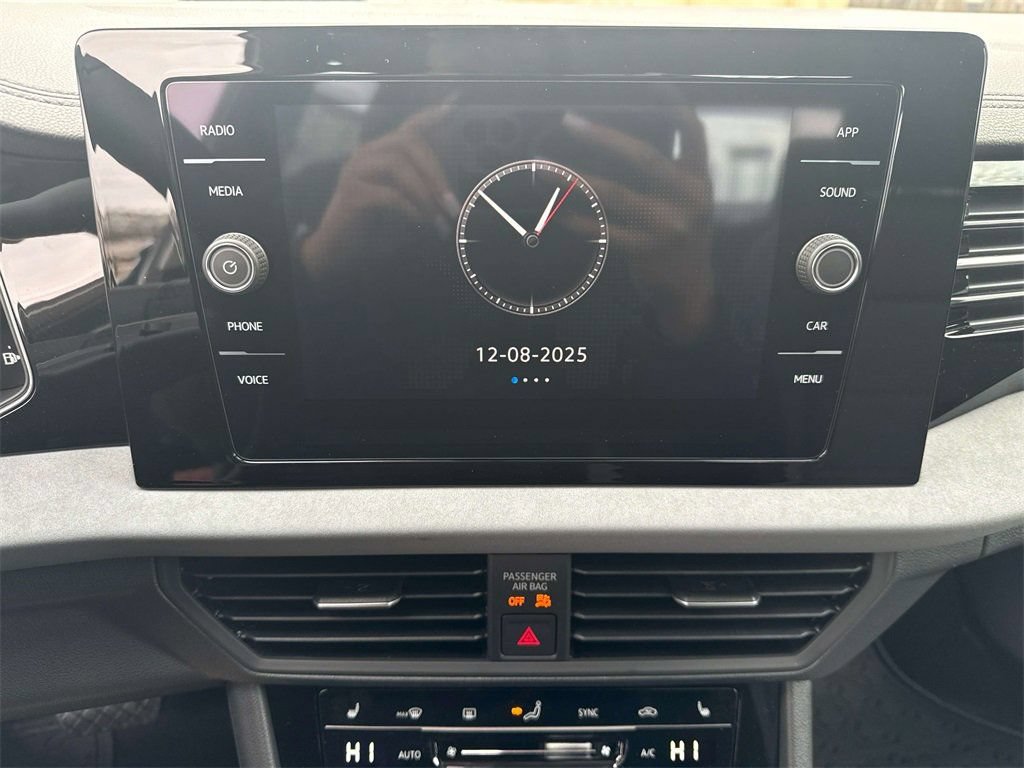 New 2026 Volkswagen Jetta SE FWD image 21