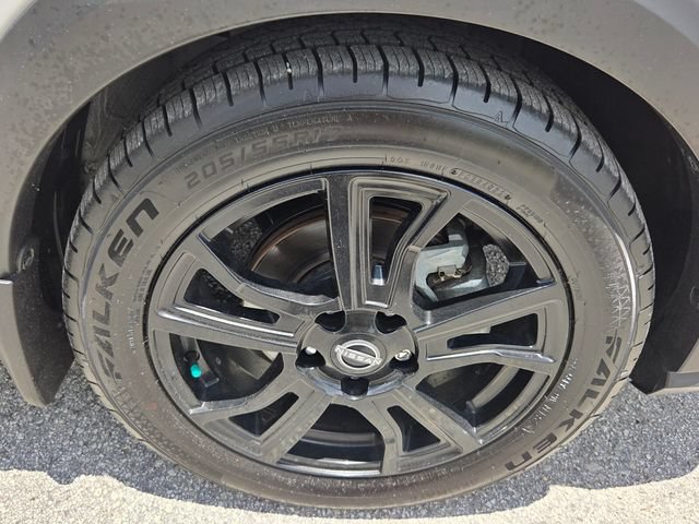 Used 2024 Nissan Kicks SV FWD image 10