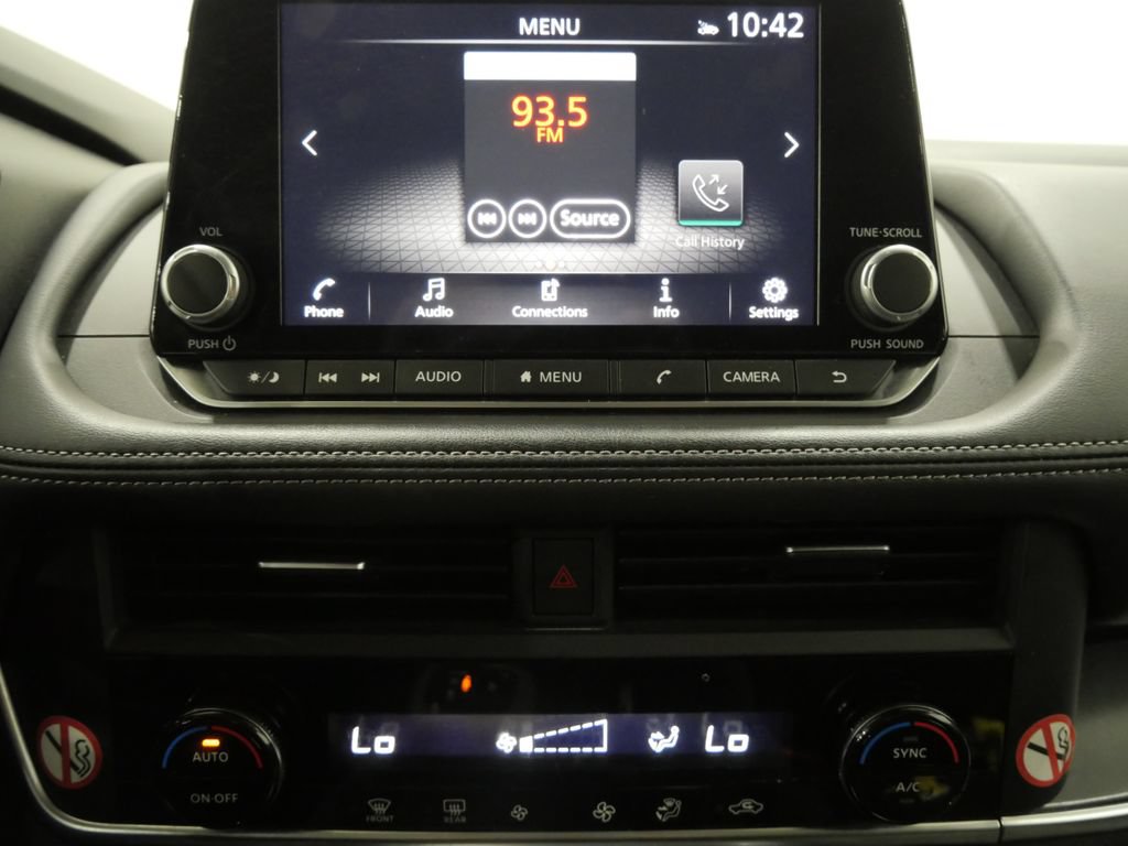 Used 2024 Nissan Rogue SV FWD image 19