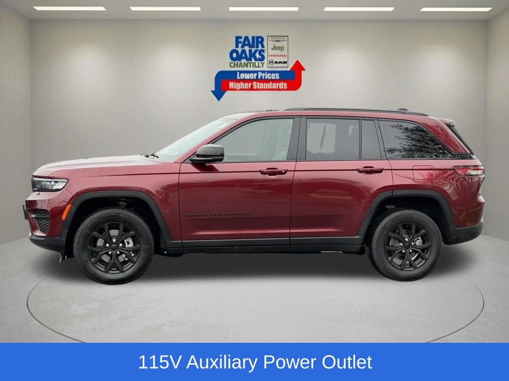Certified 2024 Jeep Grand Cherokee Altitude RWD image 12