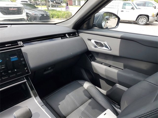 Used 2025 Land Rover Range Rover Velar Dynamic SE image 11