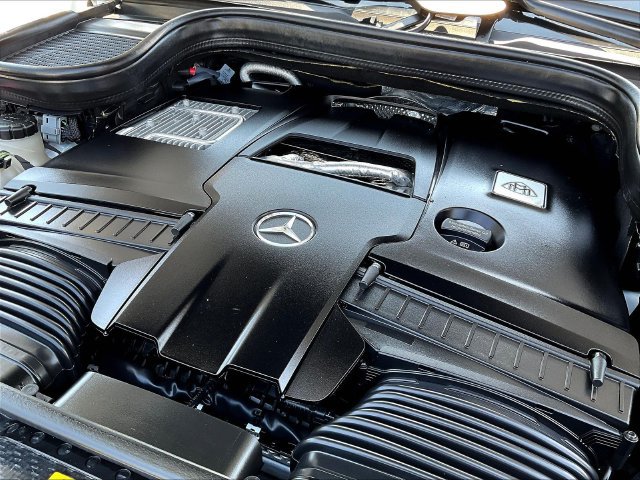 Used 2023 Mercedes-Benz Maybach GLS 600 4MATIC image 33