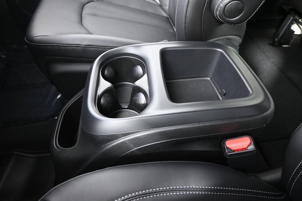 New 2026 Chrysler Pacifica Select image 32