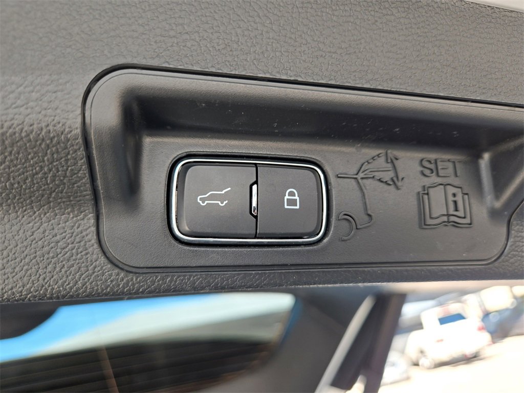 Used 2023 Ford Explorer ST-Line w/ Class IV Trailer Tow Package image 32